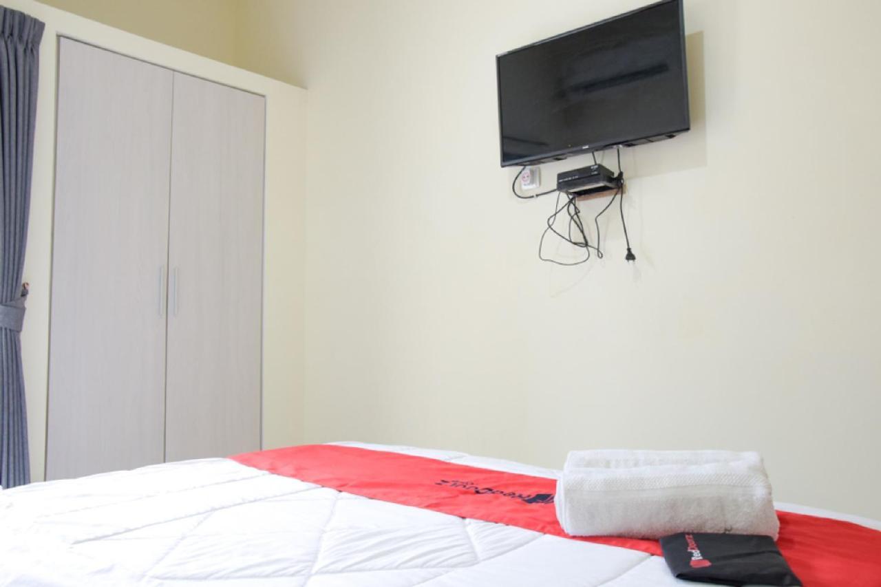 Reddoorz @ Genteng Surabaia Exterior foto